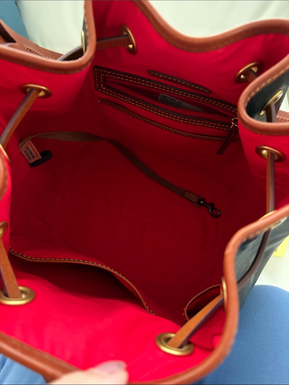 Dooney & Bourke TASHA Smooth Leather Bucket Bag with British Tan Trim NWT - Picture 11 of 11